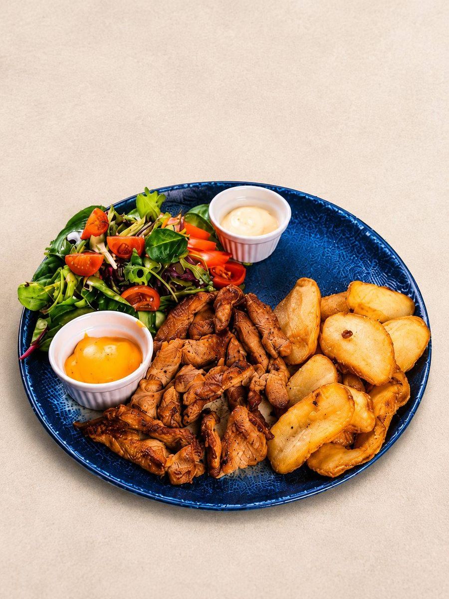 Pastrama Porc + Cartofi Prajiti 